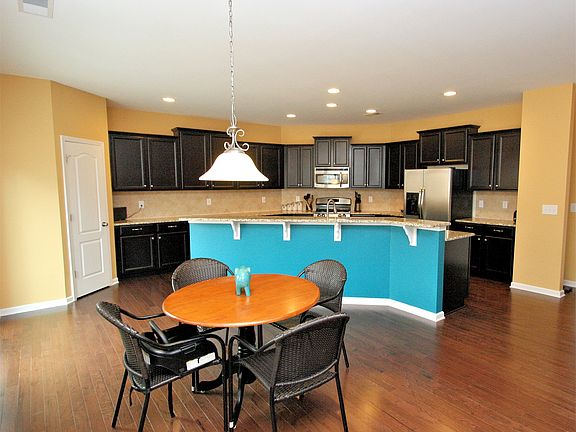 5th image of 2126 Newport Dr