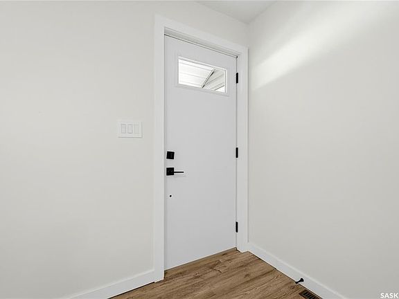 3rd image of 1736 Connaught STREET