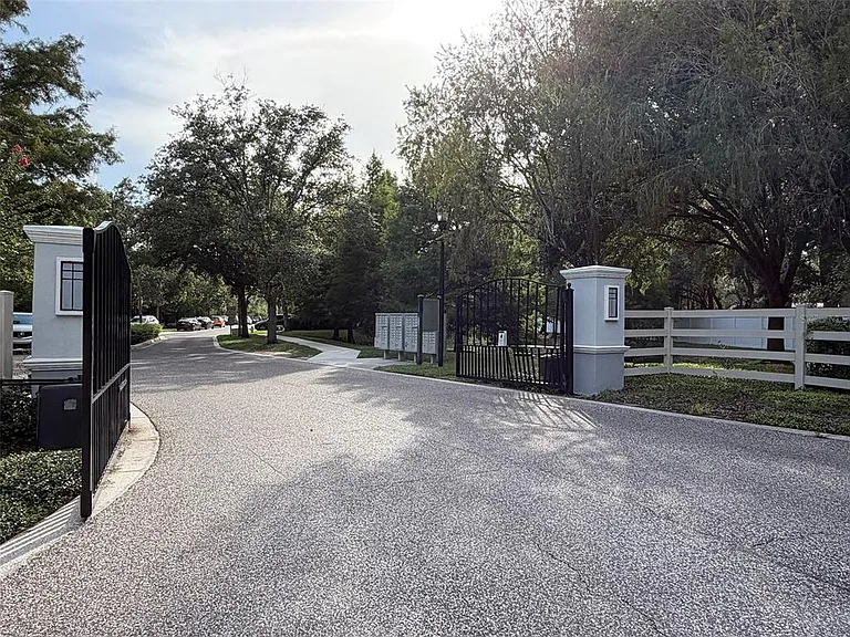 4530 Amberly Oaks Ct — Photo 38
