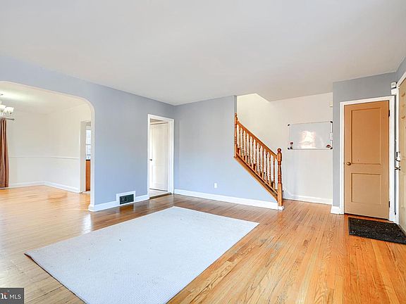 5th image of 6823 Fairdel Ave