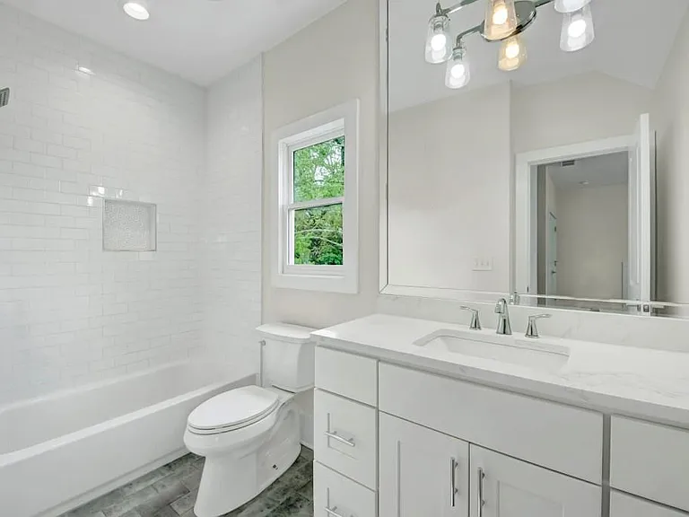 1442 Mercer Ave — Photo 32