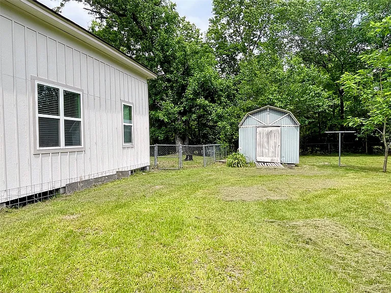 210 W Crescent Dr — Photo 38