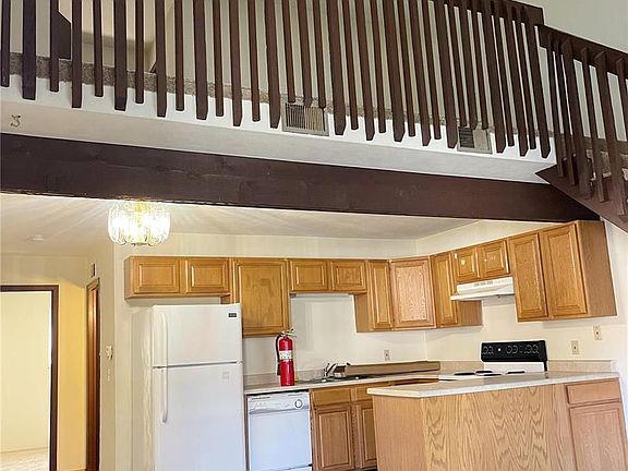 2nd image of 810 White Oak Dr APT 5