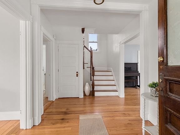 5th image of 30 Firglade Ave