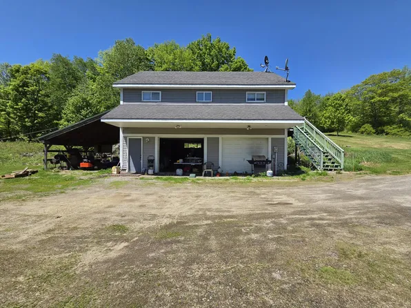842 Brighton Hill Road, Minot, ME 04258