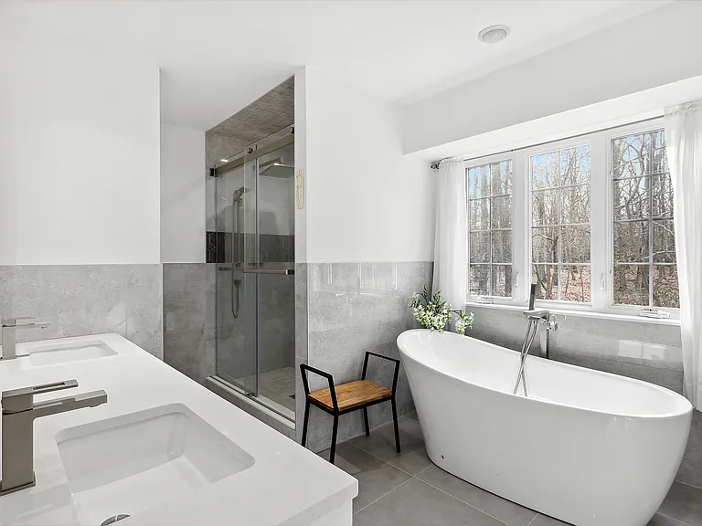 Laurel Ln — Photo 6