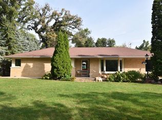414 Oakhurst Ave, Union Grove, WI 53182