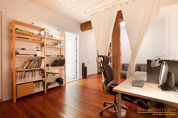 Rented by aptsandlofts.com | media 11