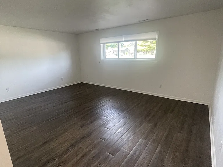 205 E Saginaw Hwy — Photo 2