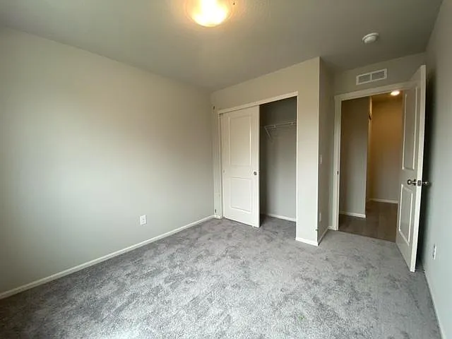369 Cornwell St — Photo 24