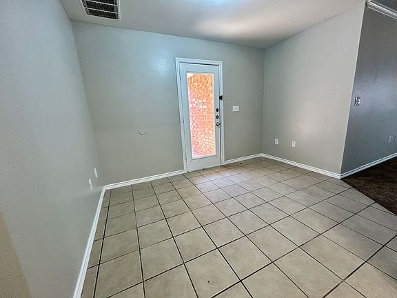 5th image of 908 N Belmont Ave APT A