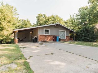2314 Wildwood Ln, Manhattan, KS 66502
