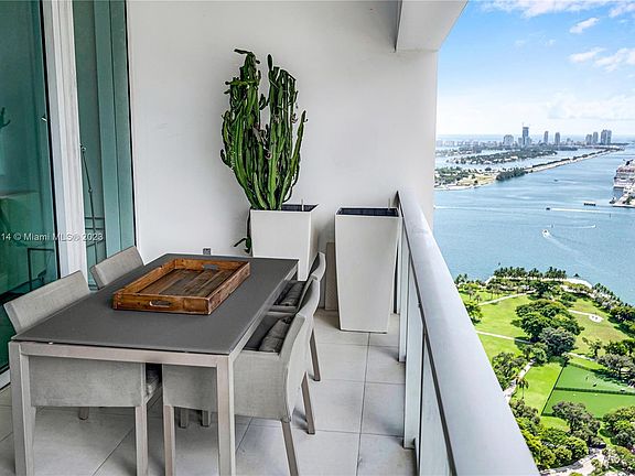 2nd image of 1040 Biscayne Blvd APT 4008