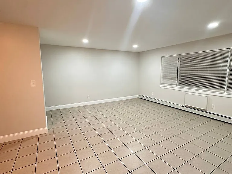 18 Hampton Rd #D10 — Photo 29