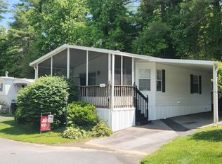 88 Yellow Buckeye Ln, Hendersonville, NC 28739