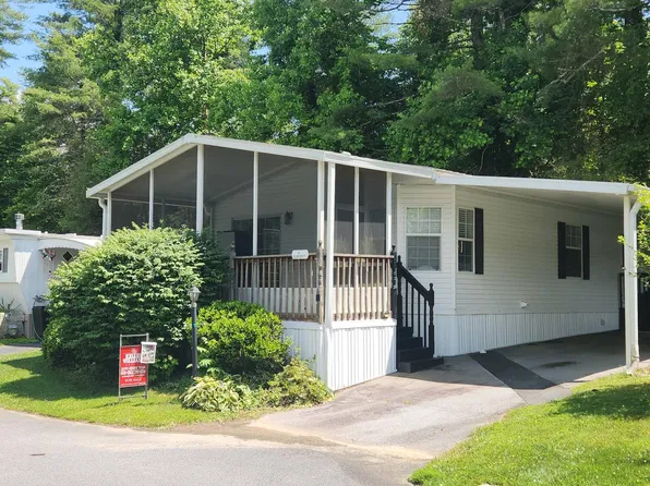 88 Yellow Buckeye Ln, Hendersonville, NC 28739