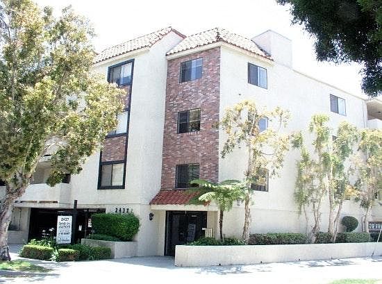 2nd image of 2437 Corinth Ave APT 303