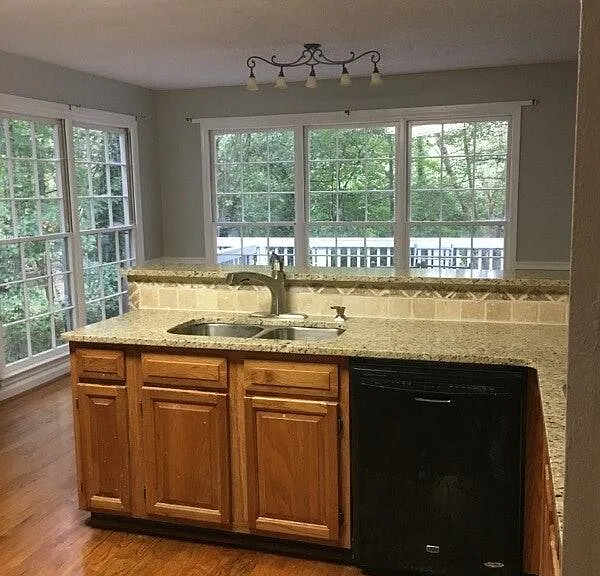 Large Kitchen Overlooking View of Lake