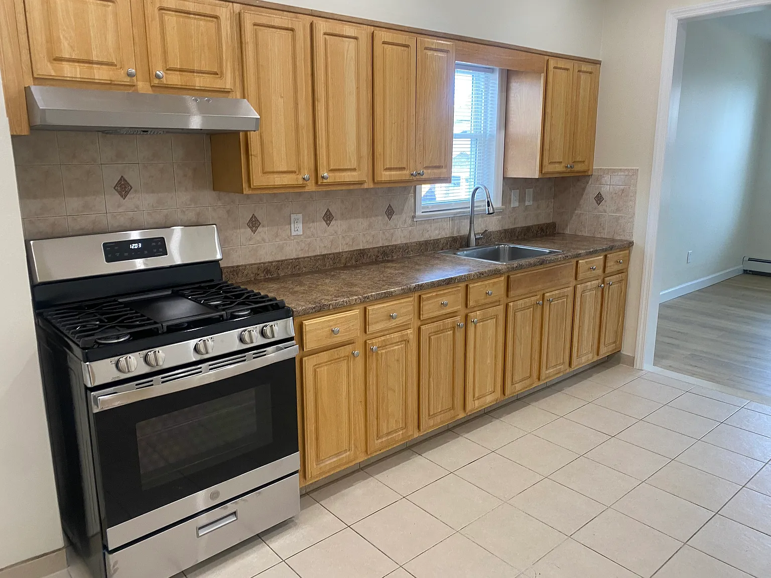 2 bed, $2,300 — Photo 4