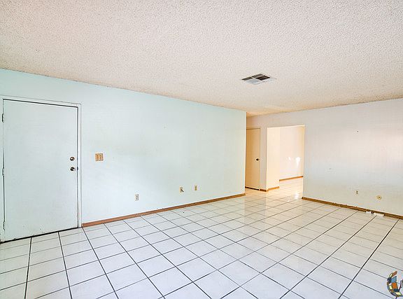 3rd image of 2031 Sandalwood Dr