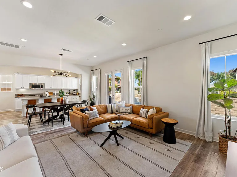 2353 Nicklaus St — Photo 8