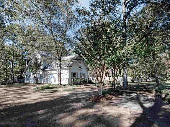 3rd image of 105 Saddle Creek Cv