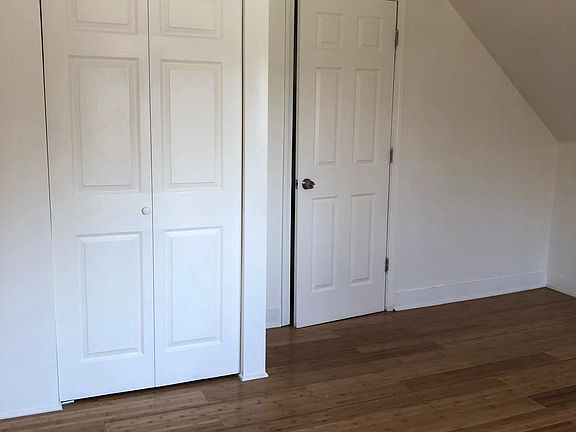 2nd image of 209 Greene St #1