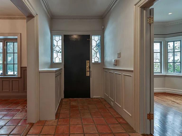 54 Heathdale Rd — Photo 9