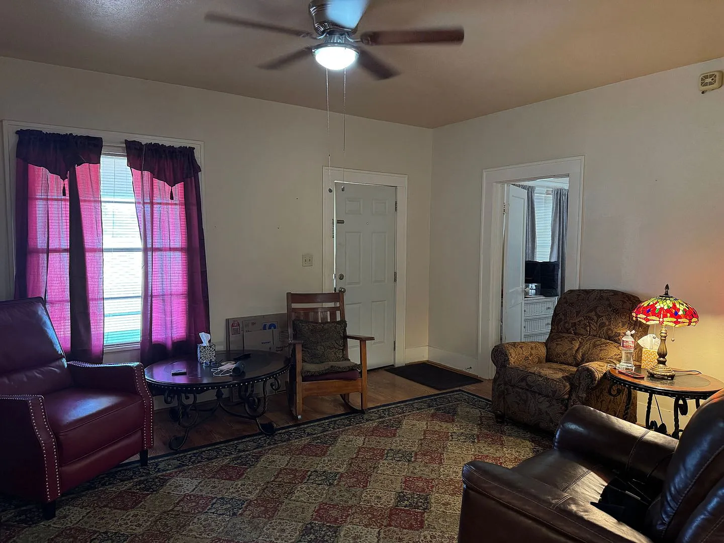 Cute 2 Bed 1 Bath Craftsman Home — Photo 3