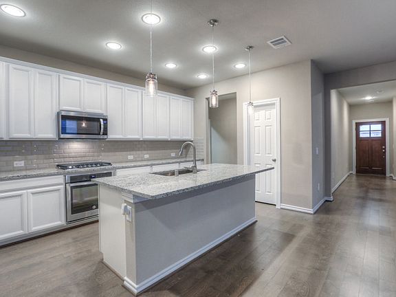 Spacious Eat-In Kitchen