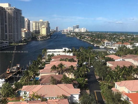 4th image of 19390 Collins Ave APT 1226