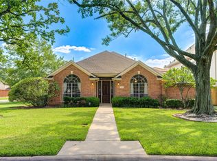 5001 Beech St, Bellaire, TX 77401