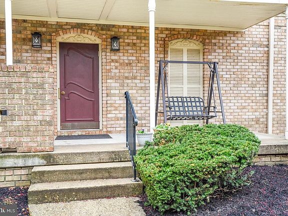 3rd image of 3121 Patrick Henry Dr APT 330