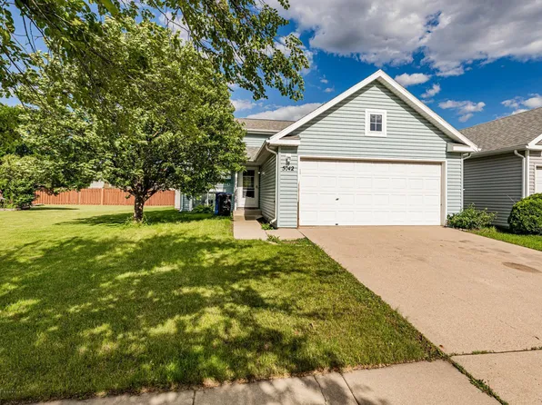 5742 18th St S, Fargo, ND 58104