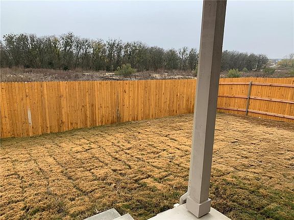 5th image of 1009 Kildare Dr