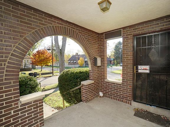 3rd image of 6600 Buckingham Pl