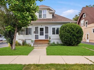 462 Locust St, Elgin, IL 60123