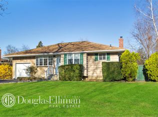 29 Baylor Dr, Smithtown, NY 11787