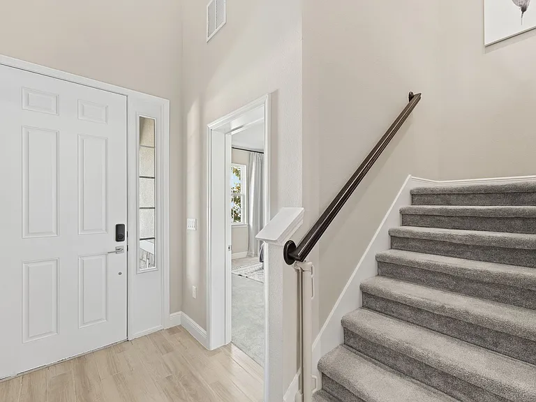 729 Brackenberry St — Photo 4