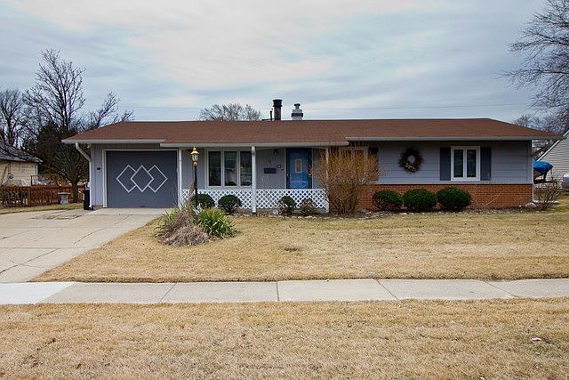 1st image of 11 E Briarwood Dr