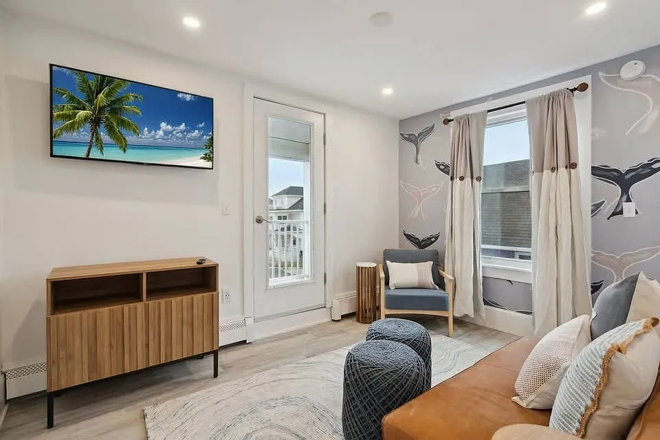 61 Ocean Blvd — Photo 4