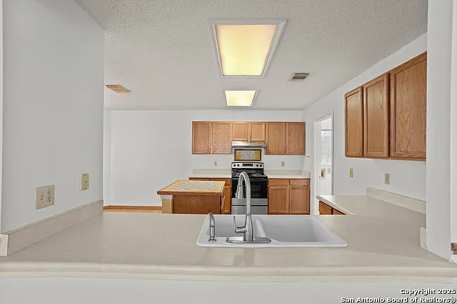 10138 Sandbrook Hl — Photo 13