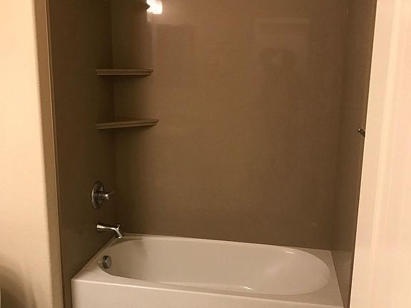 2nd image of 670 N Plumas Dr #670