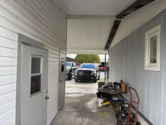 4th image of 34448 Countryside Dr