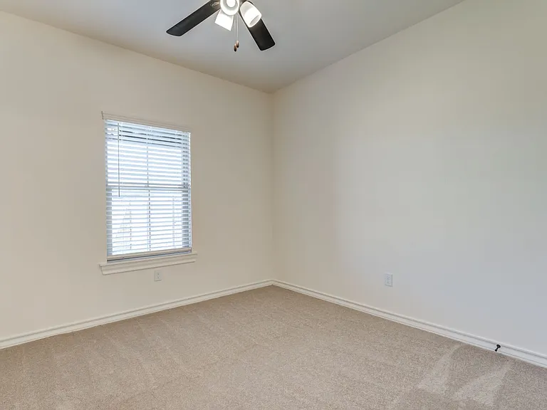 5835 Virginia Ave — Photo 14