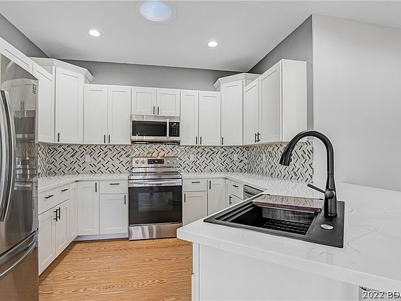 3rd image of 237 Cambridge Dr