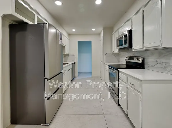 8708 Cord Ave, Oklahoma City, OK 73132