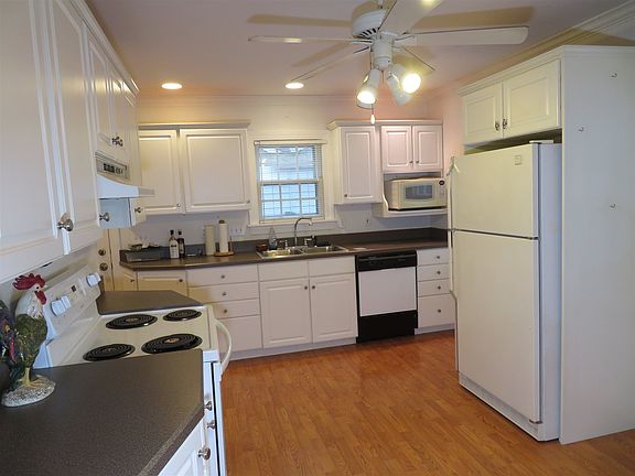 4th image of 3306 Bayard Park Dr