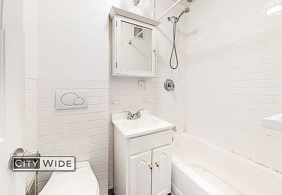 3rd image of 41 Bedford St APT 1B