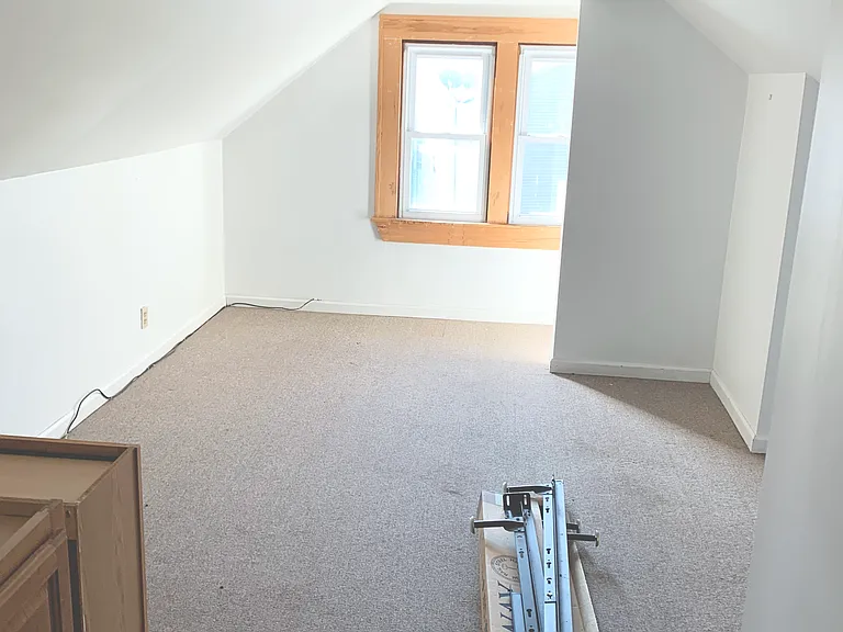 74 Woodlawn Ave — Photo 29